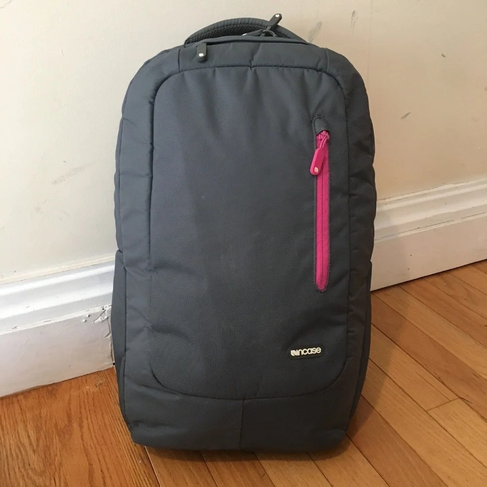 Incase Laptop Bag - Picture 4 of 8